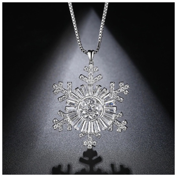 Swarovski Crystals The Umoy Large Necklace - Picture 4 of 7